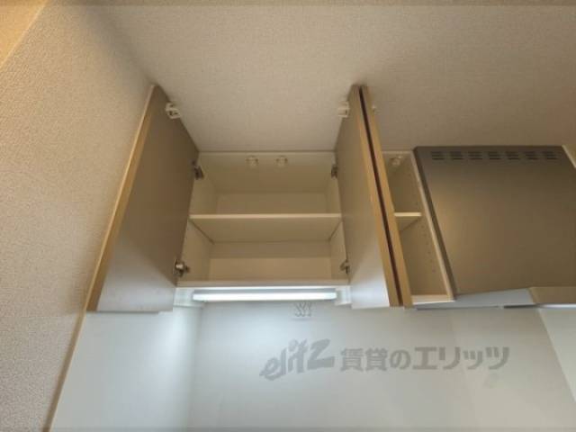 キッチン　キッチン上部収納