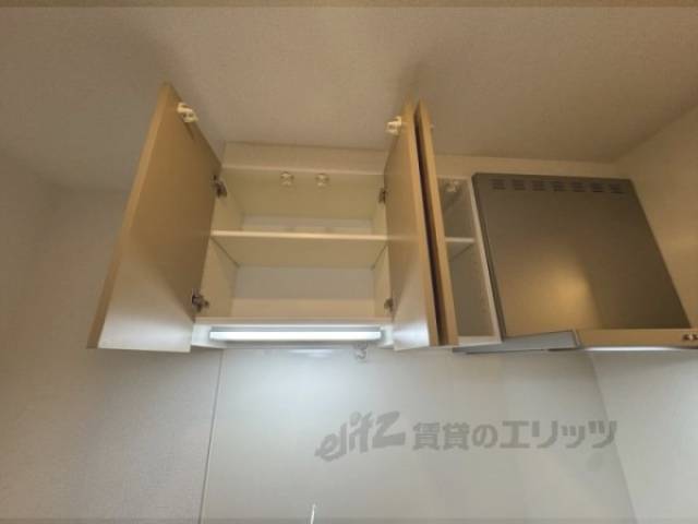 キッチン　キッチン上部収納