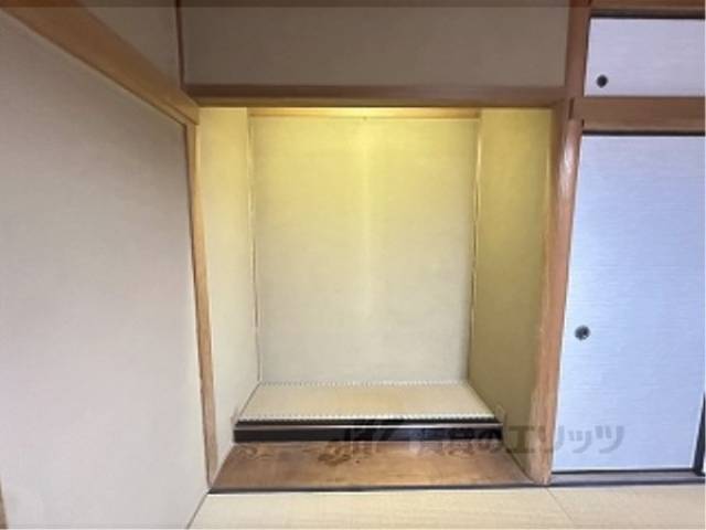 和室　床の間