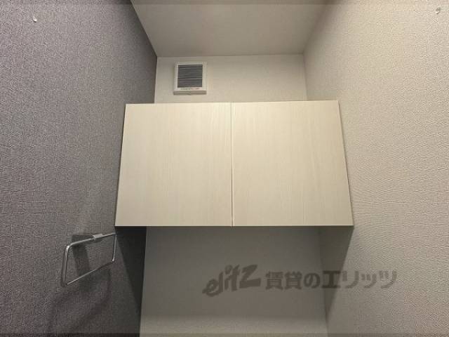 トイレ　棚