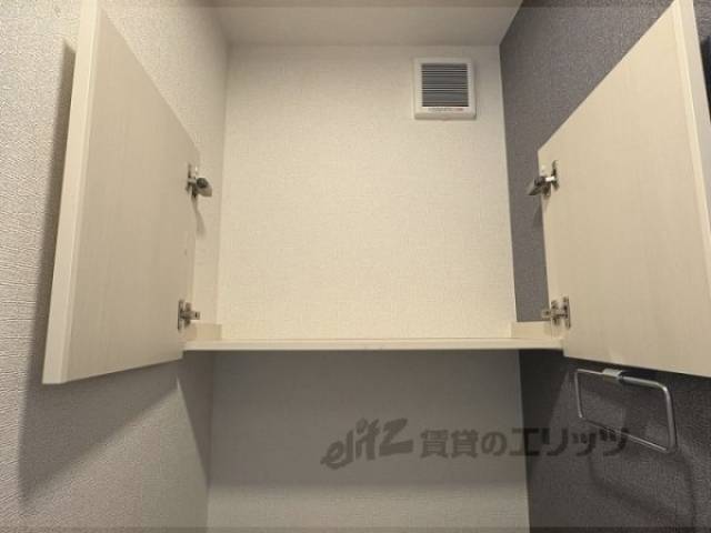 トイレ　上部収納