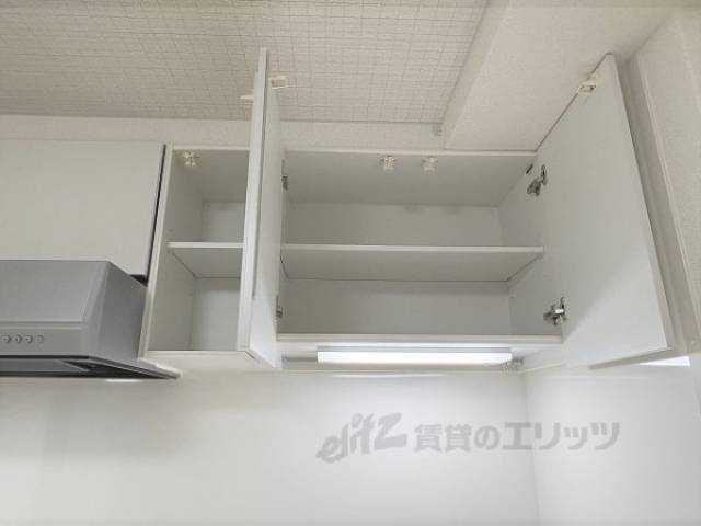 キッチン　上部収納