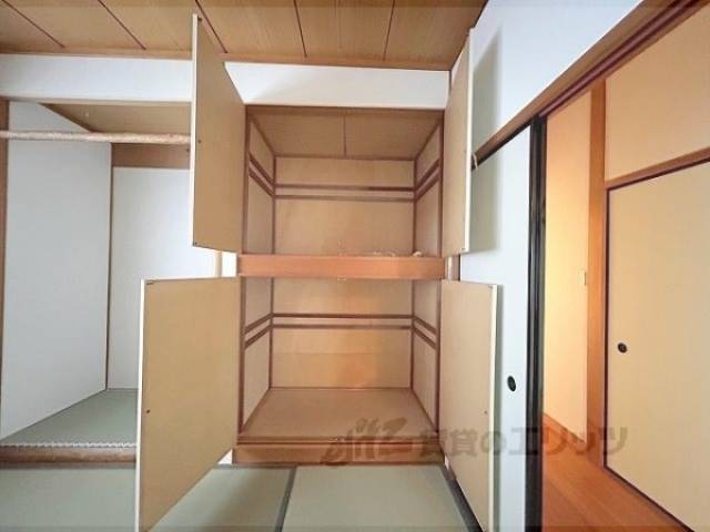 収納　2階7帖和室収納