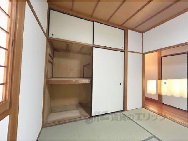 収納　2階6帖和室収納