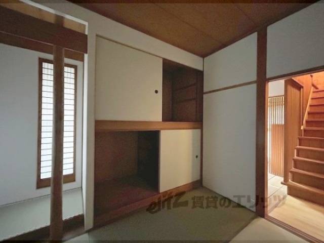 収納　1階7帖和室収納