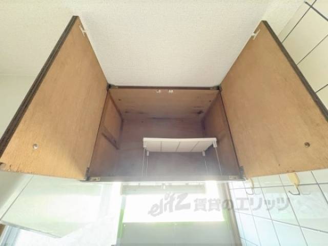 キッチン　上部収納