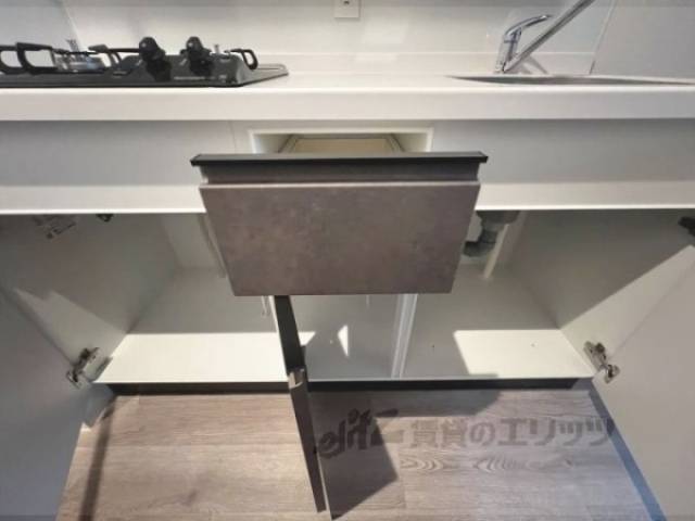 キッチン　収納下部