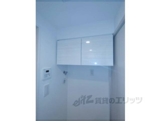 洗濯機置場　収納上部