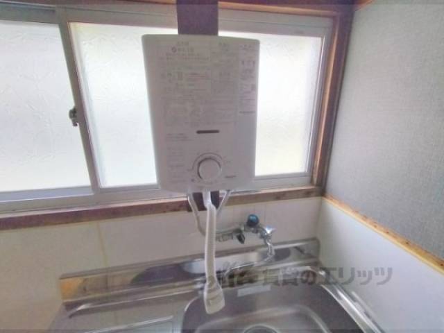 キッチン　給湯器