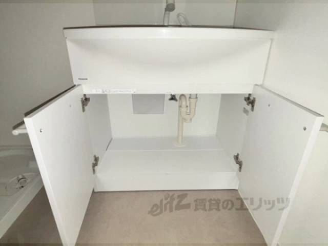 洗面所　下部収納