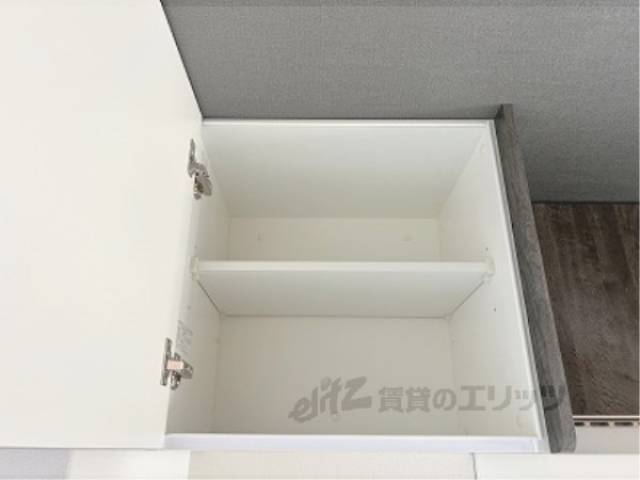 キッチン　上部収納