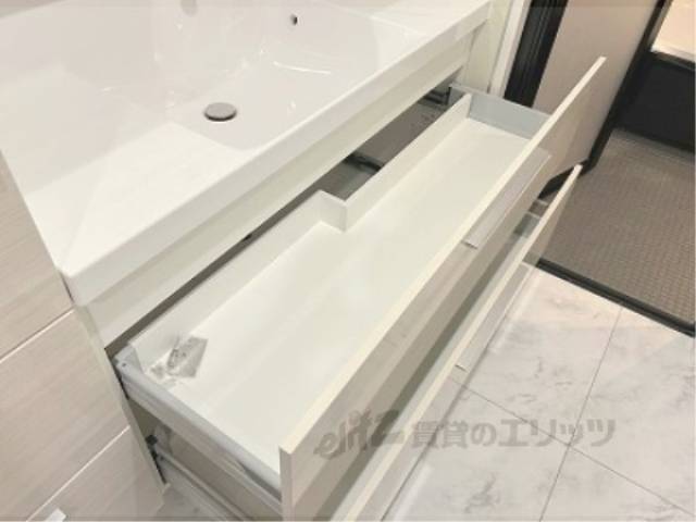 洗面所　下部収納