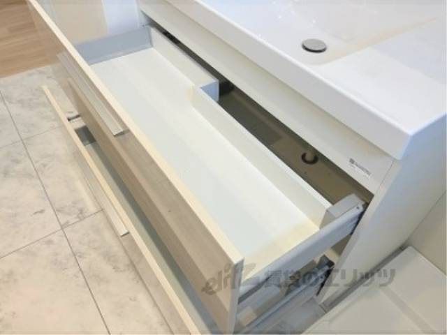 洗面所　下部収納