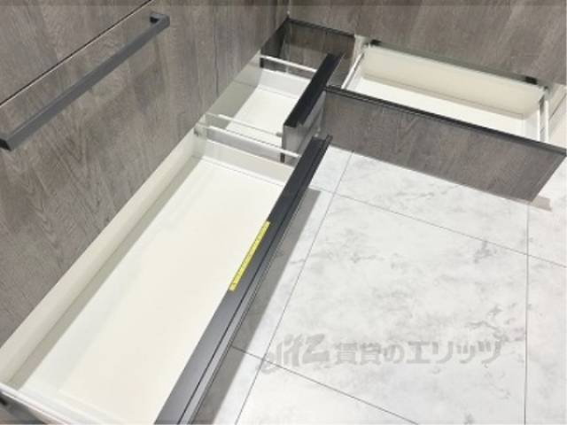 キッチン　下部収納