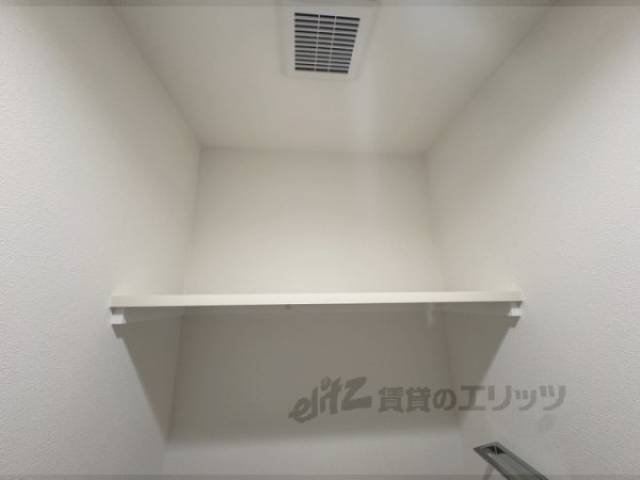 トイレ　物置