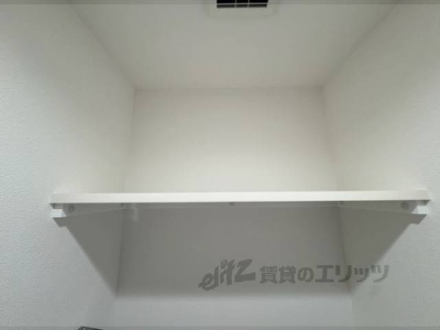 トイレ　物置