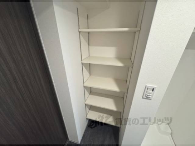 玄関　物置