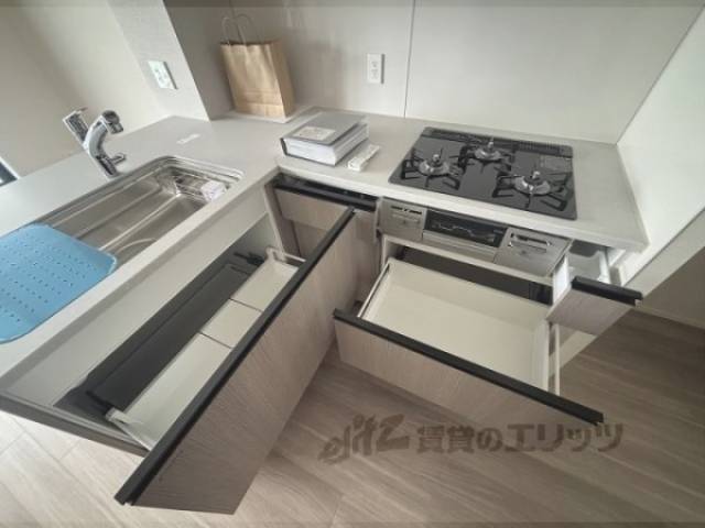 キッチン　収納