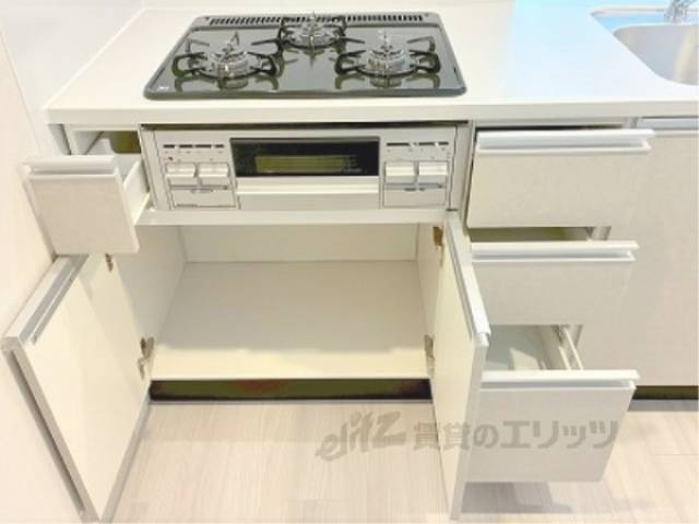 キッチン　下部収納