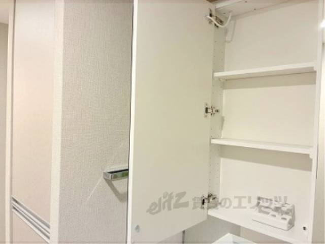 洗面所　鏡面裏収納