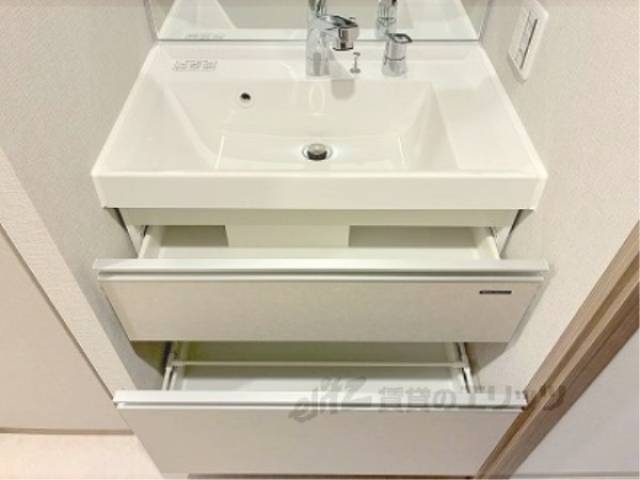 洗面所　下部収納