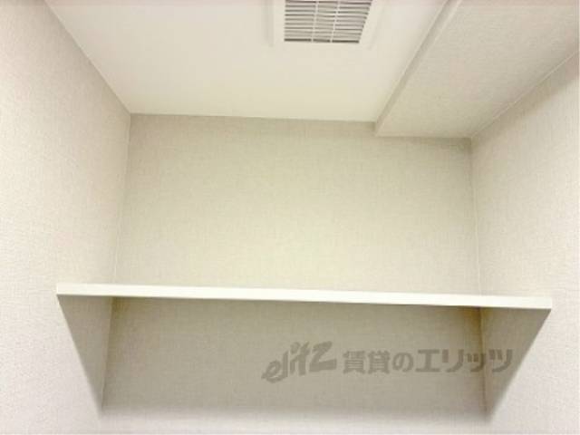 トイレ　上部収納