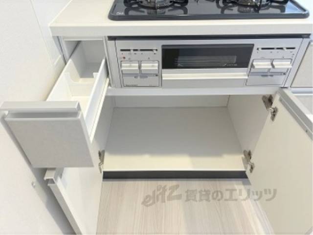 キッチン　下部収納