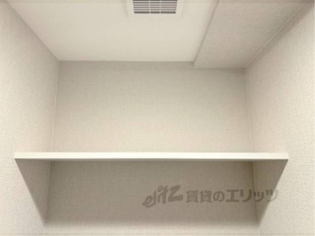 トイレ　上部収納