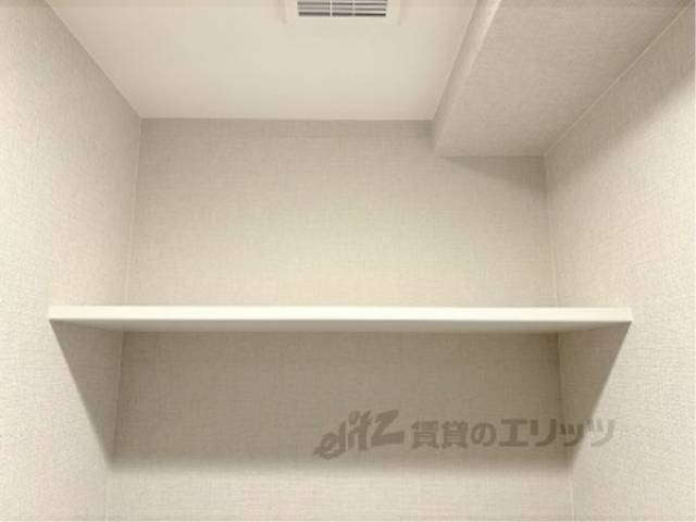 トイレ　上部収納