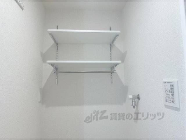 洗濯機置場　上部棚