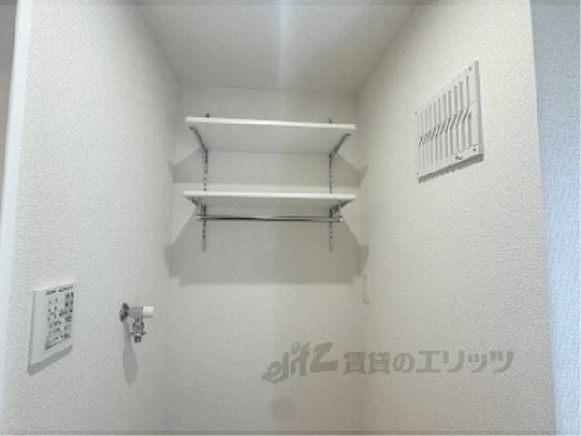 洗濯機置場　上部棚