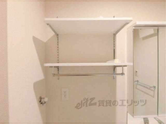 洗濯機置場　上部棚