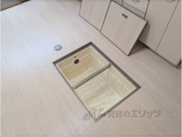 キッチン　床下収納