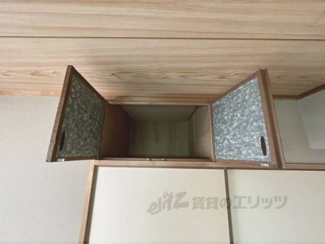 収納　和室３