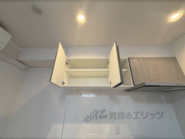 キッチン　上部収納