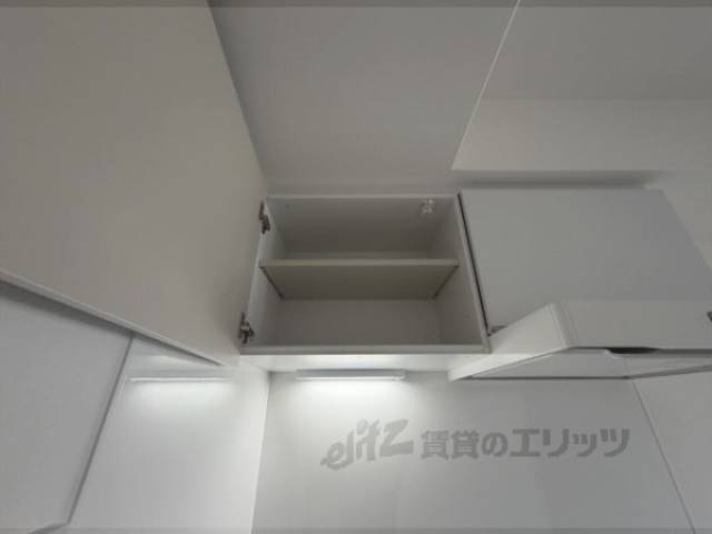 キッチン　上部収納