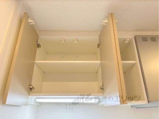 キッチン　上部収納
