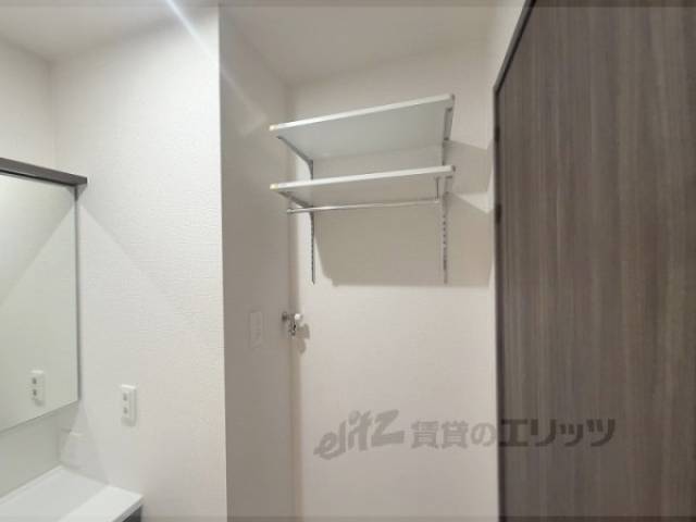 洗濯機置場　上の棚