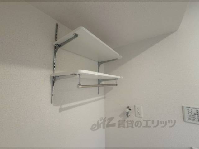 洗濯機置場　上の棚