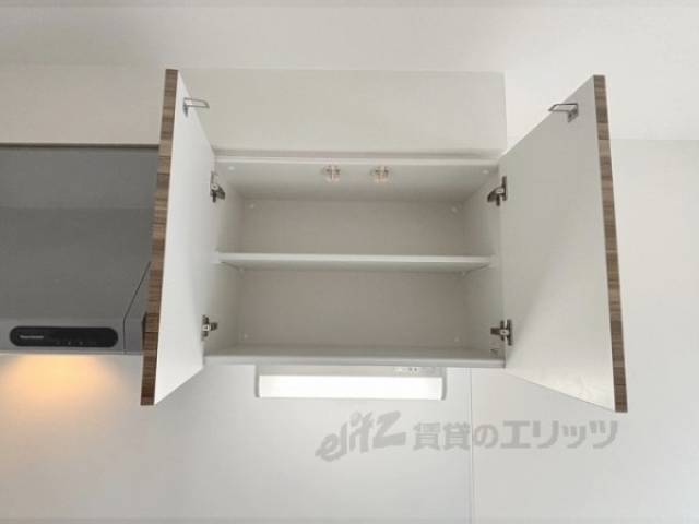 キッチン　上部収納