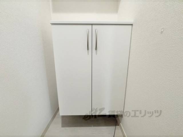 下駄箱　下部収納