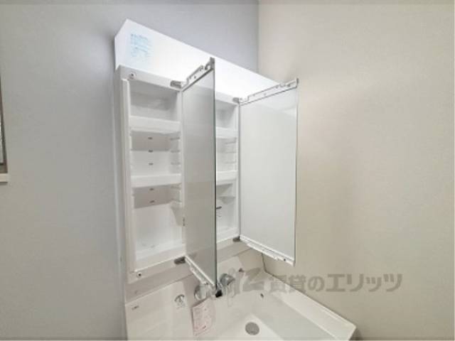 洗面所　上部収納