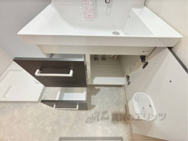 洗面所　下部収納
