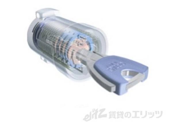玄関　玄関鍵　同タイプの設備です