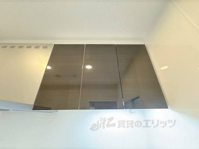 キッチン　上部収納