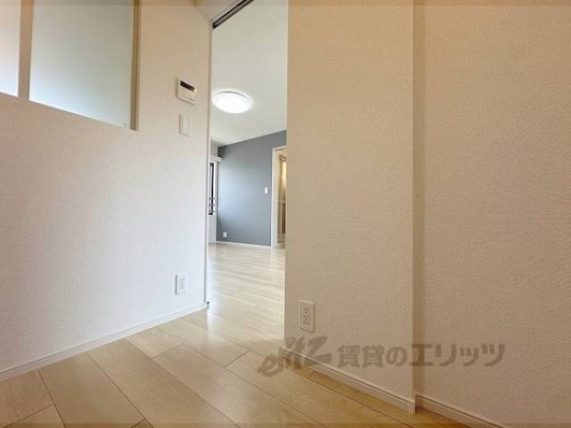 洗濯機置場　キッチンから洋室