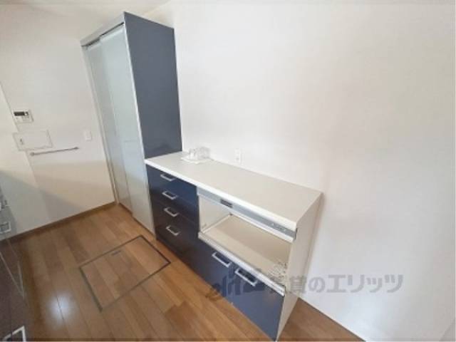 キッチン　食器棚