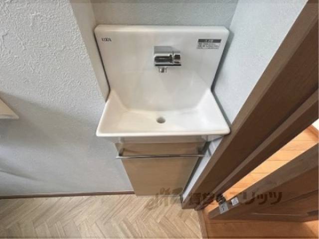 トイレ　手洗い場　１階