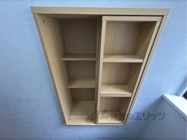 トイレ　収納　１階