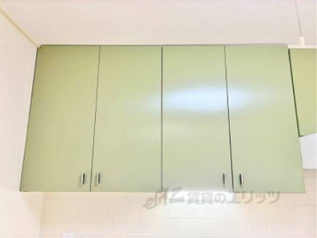 キッチン　上部収納